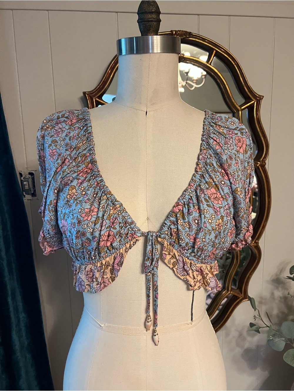 Floral Tie-Front Crop Top in Pastel Blue